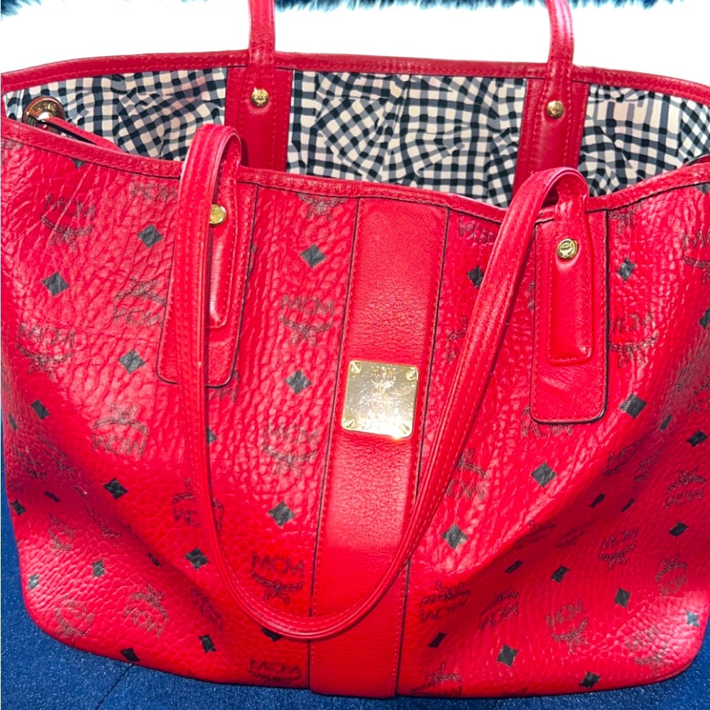 MCM Liz Reversible Medium Shopper Tote, Red and Reverse side black/white.